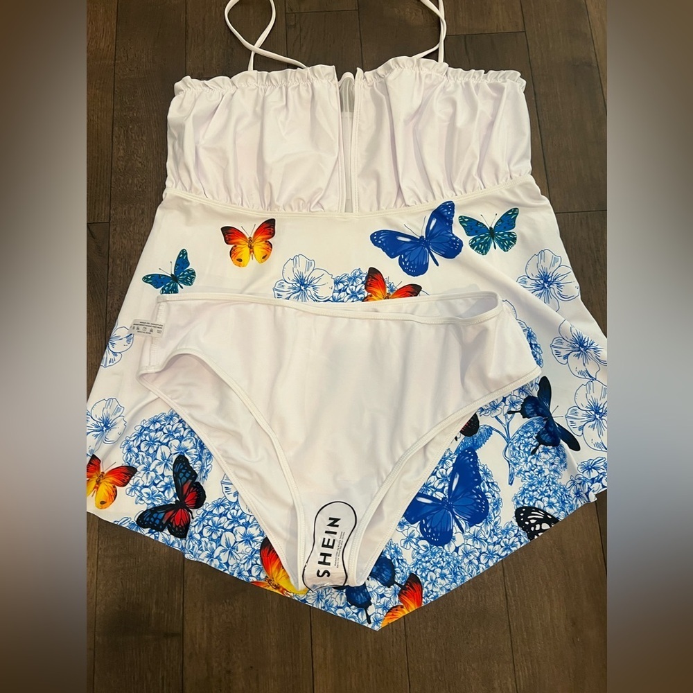 4X white and butterfly two piece swimwear brand new - Picture 2 of 4
